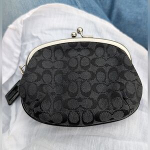 Coach Kisslock Coin Pouch In EUC